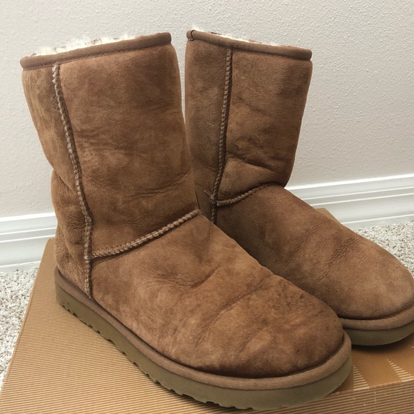 UGG Australia - Picture 1 of 8